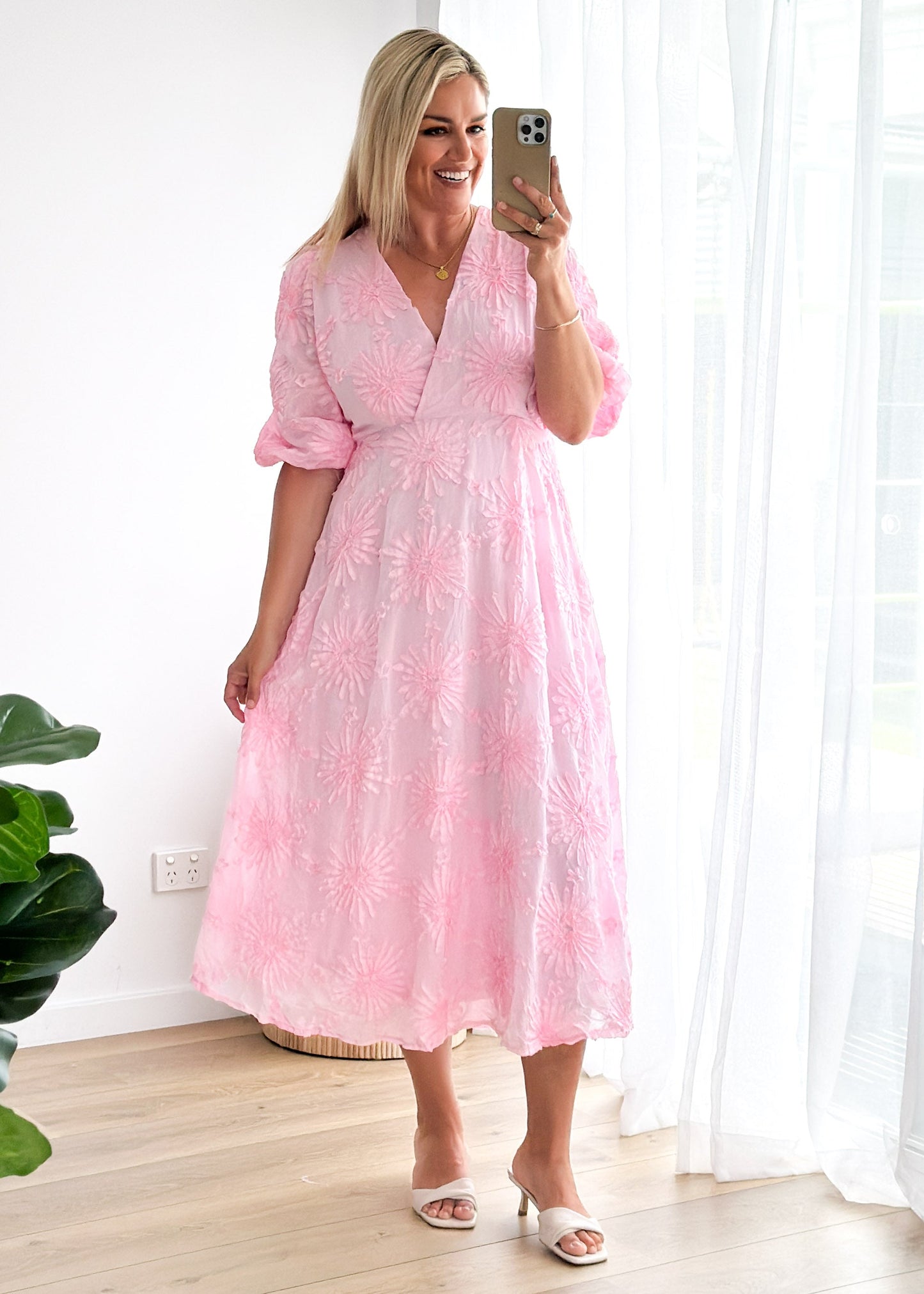 Floral Embrace Dress | Støtt brystkreft