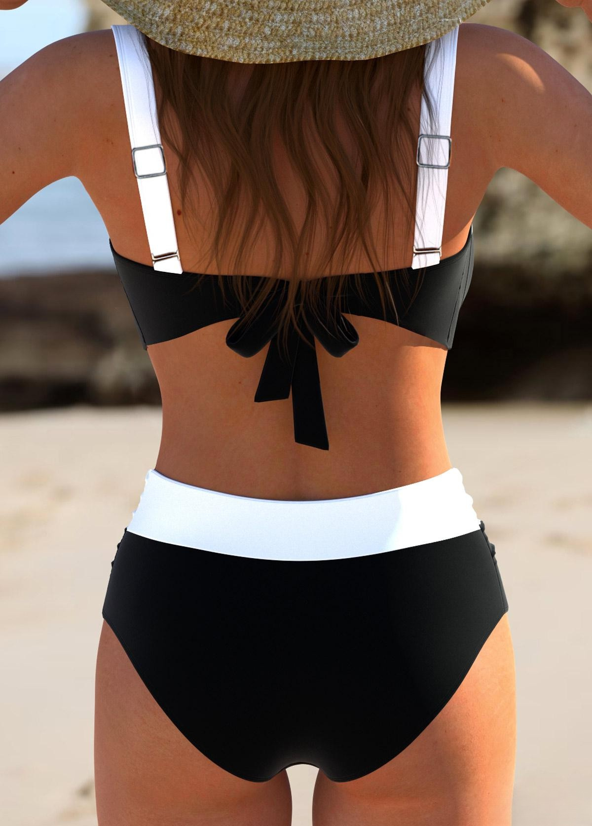 Lorelei | Firkantet bikinisett med svart hals