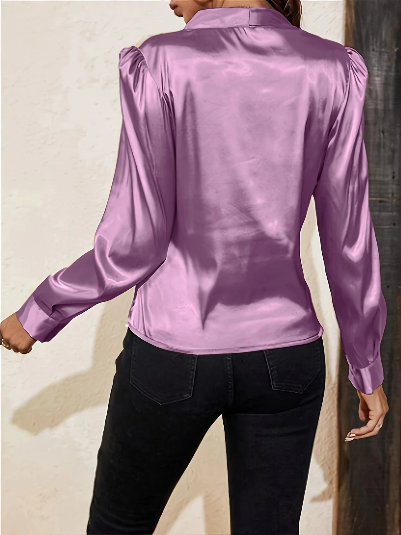 Selene™ - Sateng Elegance med krysskrage